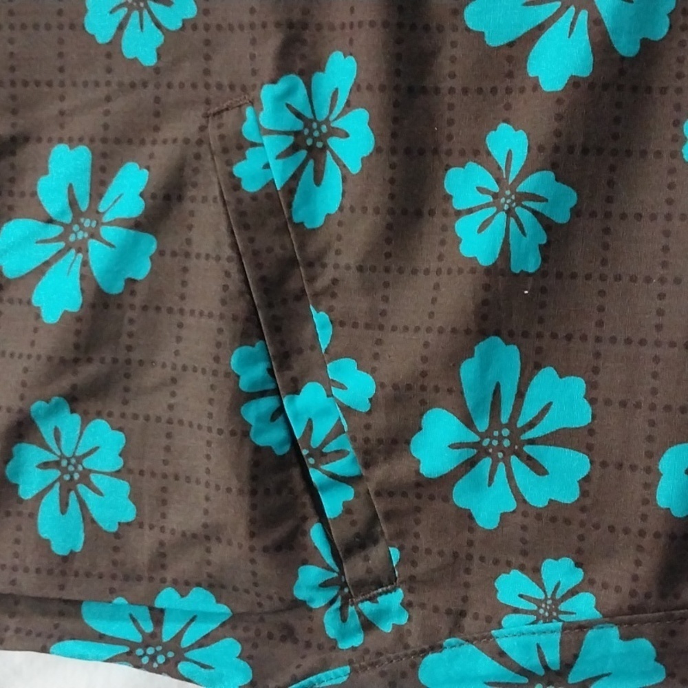50% off SALE-Live Sweet pullover 1/4 button square neck scrub top size SML. NWT - Picture 4 of 8
